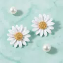 Daisy Dreams Studs